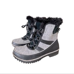 Black & heather grey waterproof Sorel booties size 6.5.